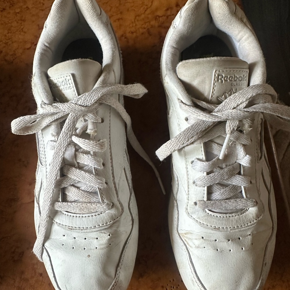 Reebok MemoryTech Comfort White Sneakers